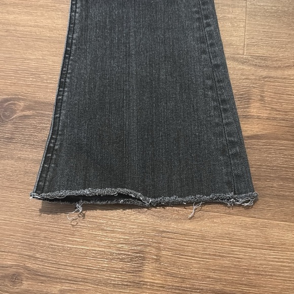 Rag & Bone Crop Flare Raw Hem Jean In Blackthorne Wash. Size 27 - Picture 8 of 8